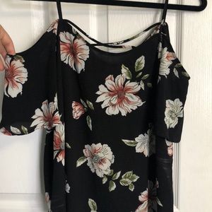 For the shoulder floral accent shirt